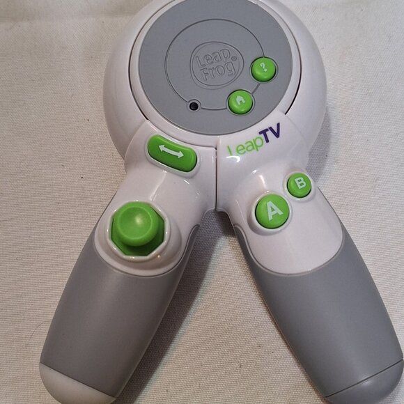 LeapFrog LeapTV Educational Video Gaming System - Picture 5 of 10